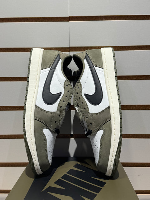 Jordan 1 Retro Low Medium Olive Sz 9.5
