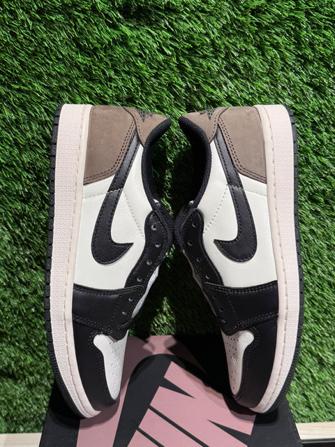 Jordan 1 Retro Low OG Mocha Sz 8