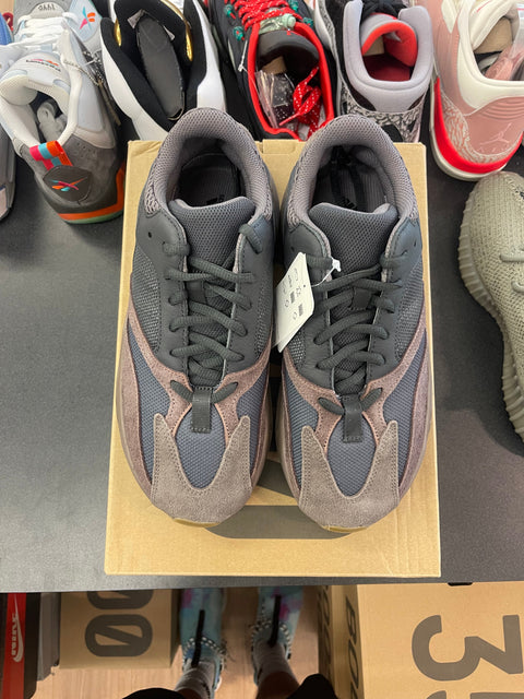 adidas Yeezy Boost 700 V2 Mauve