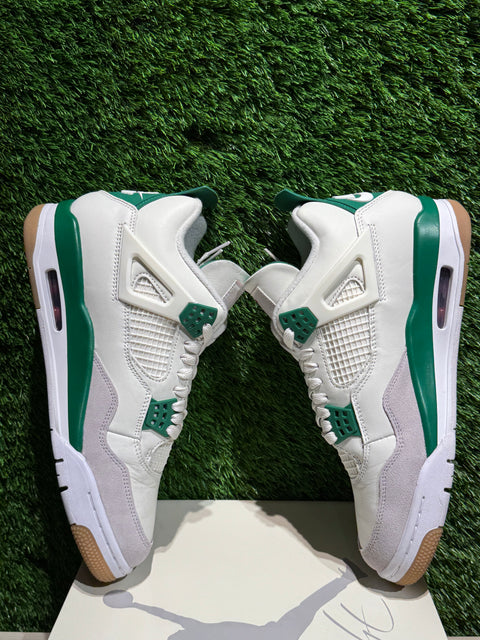 Jordan 4 Retro SB Pine Green Sz 9.5M