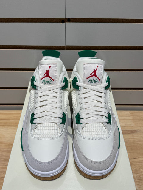 Jordan 4 Retro SB Pine Green Sz 10