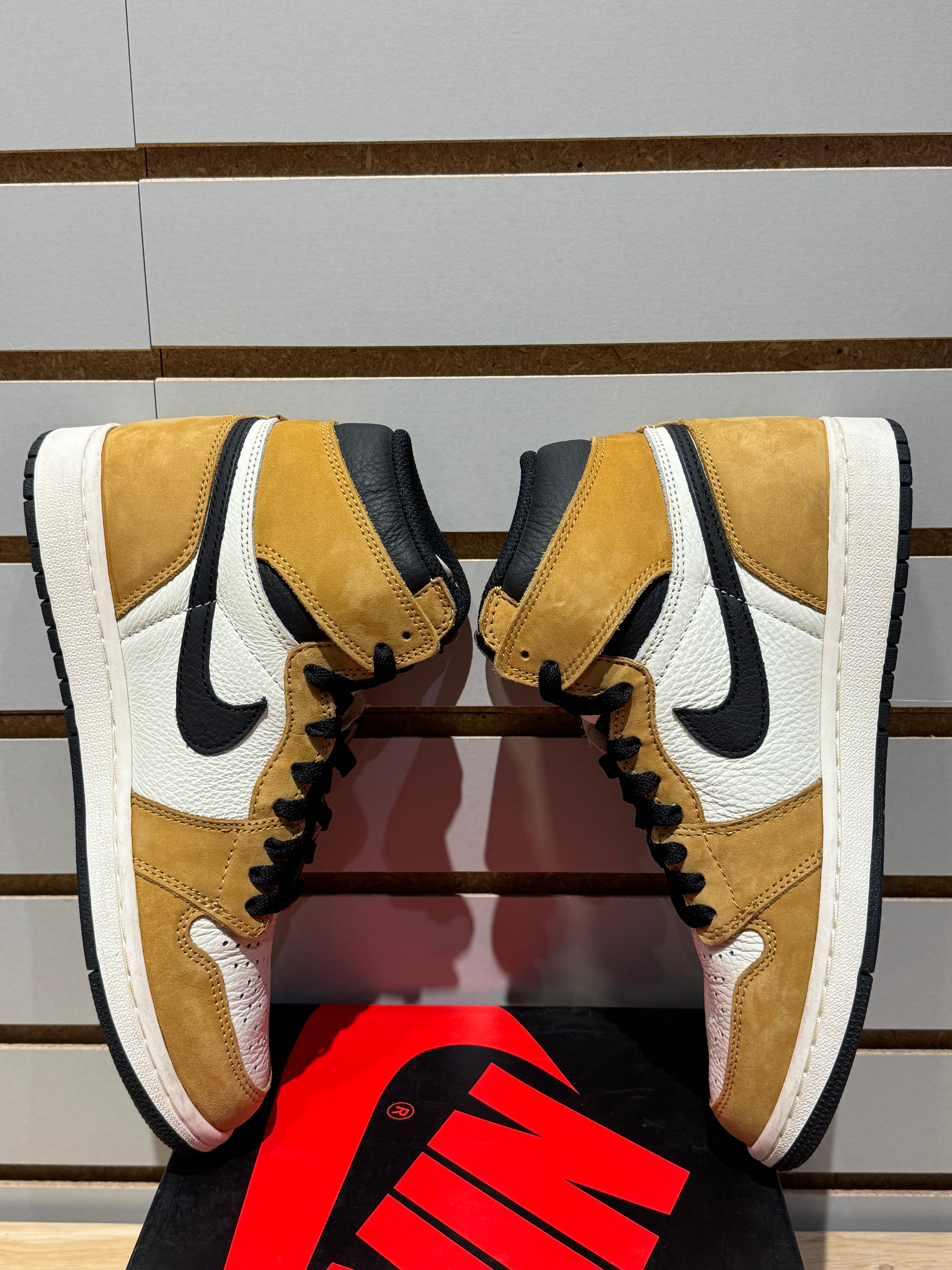 Jordan 1 Retro High Rookie of the Year Sz 8M – Sneak City