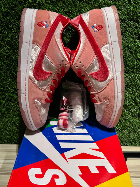 Nike SB Dunk Low StrangeLove Skateboards Sz 9.5