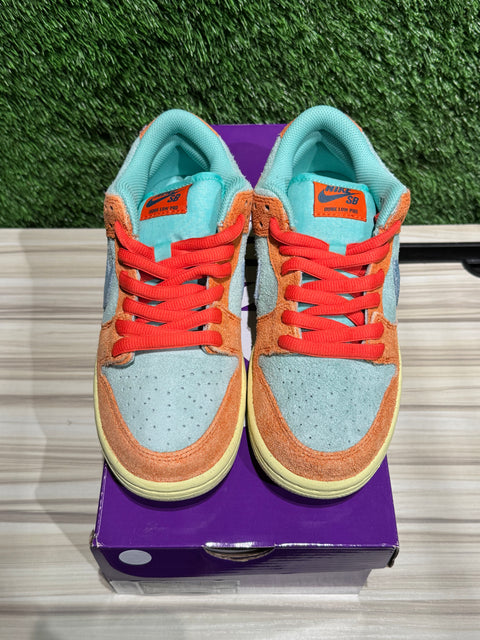 Nike SB Dunk Low Orange Emerald Rise Sz 6M/7.5W