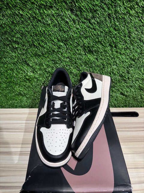 Jordan 1 Retro Low OG Mocha Sz 9.5M