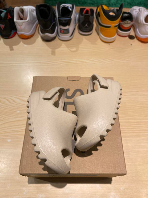 adidas Yeezy Slide Bone (2022) (Infants) Sz 6K