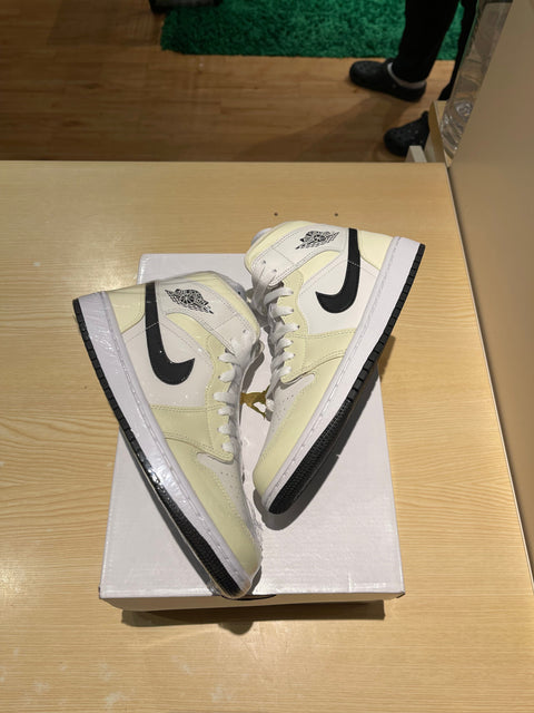 Jordan 1 Mid Coconut Milk (W)