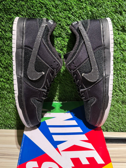 Nike SB Dunk Low Gnarhunters Sz 8M