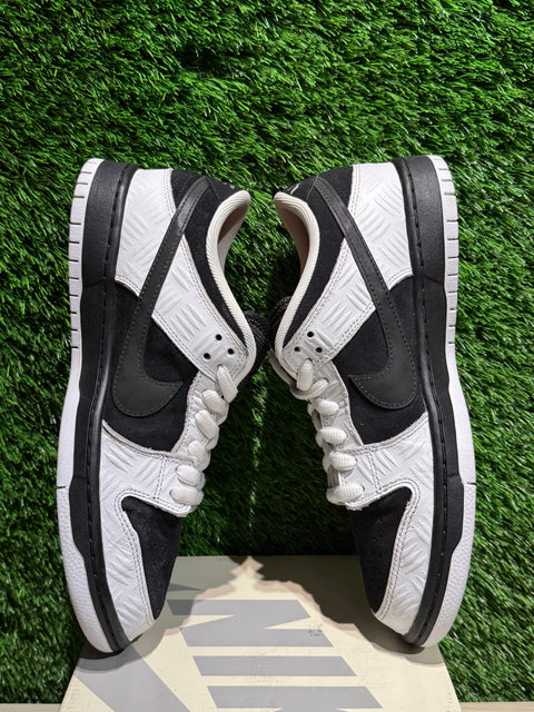 Nike SB Dunk Low TIGHTBOOTH Sz 9M