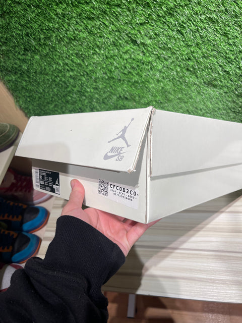 Jordan 4 Retro SB Pine Green Sz 12