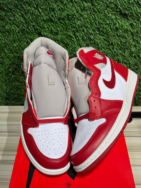 Jordan 1 Retro High OG Varsity Red (Women's) Sz 10M