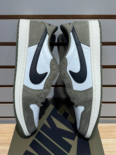 Jordan 1 Retro Low Medium Olive Sz 11.5