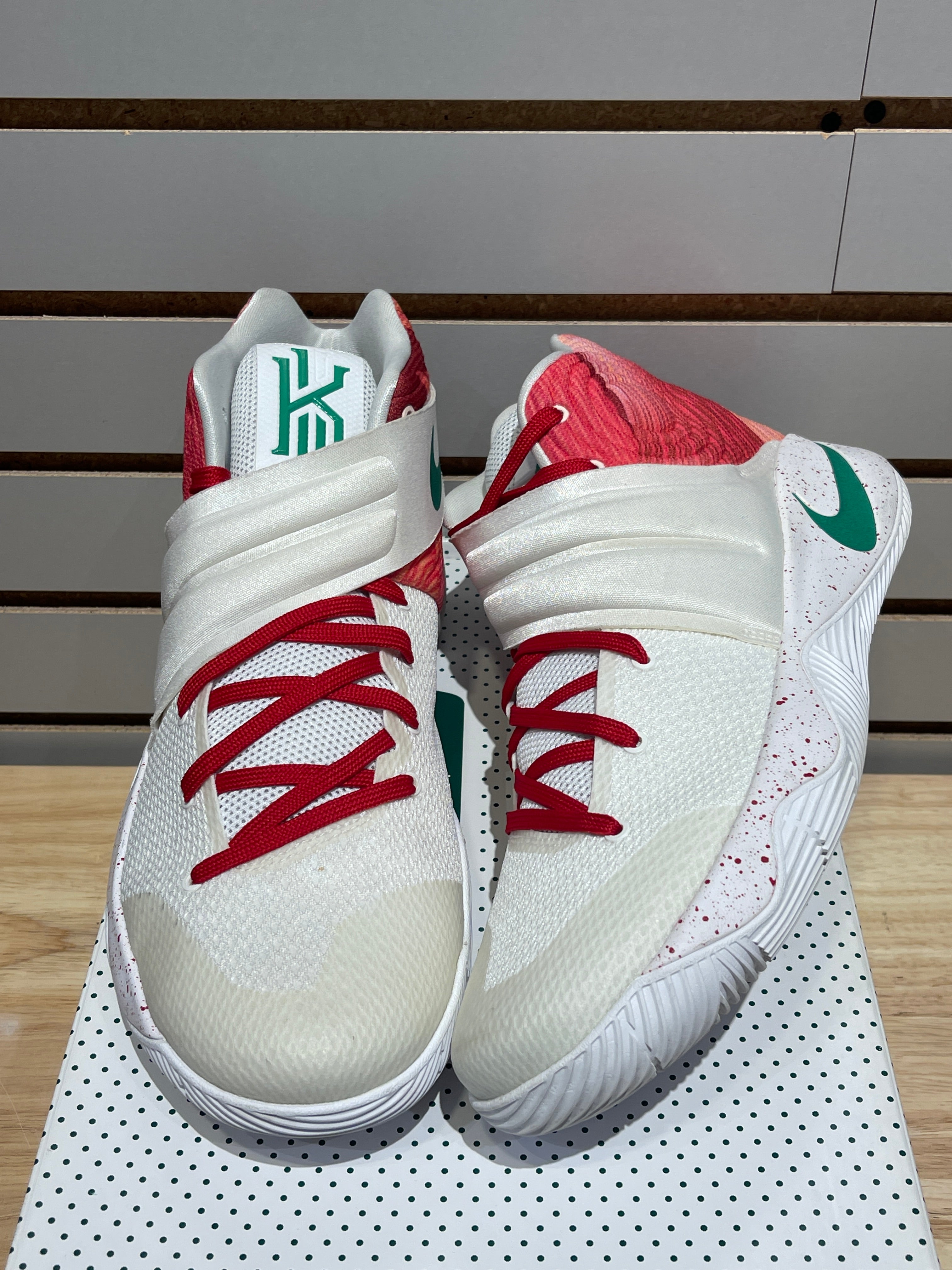 Nike Kyrie 2 Ky-Rispy Kreme (Special Box Version 2) (Not Windowed