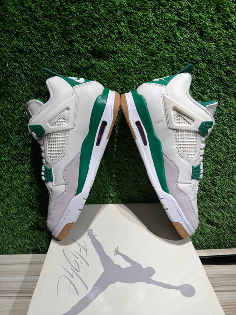 Jordan 4 Retro SB Pine Green Sz 9.5M