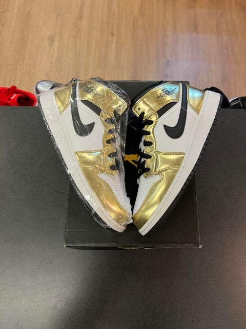 Jordan 1 Mid Metallic Gold Black White (GS) Sz 7Y