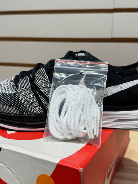 Nike Flyknit Trainer Oreo Sz 8