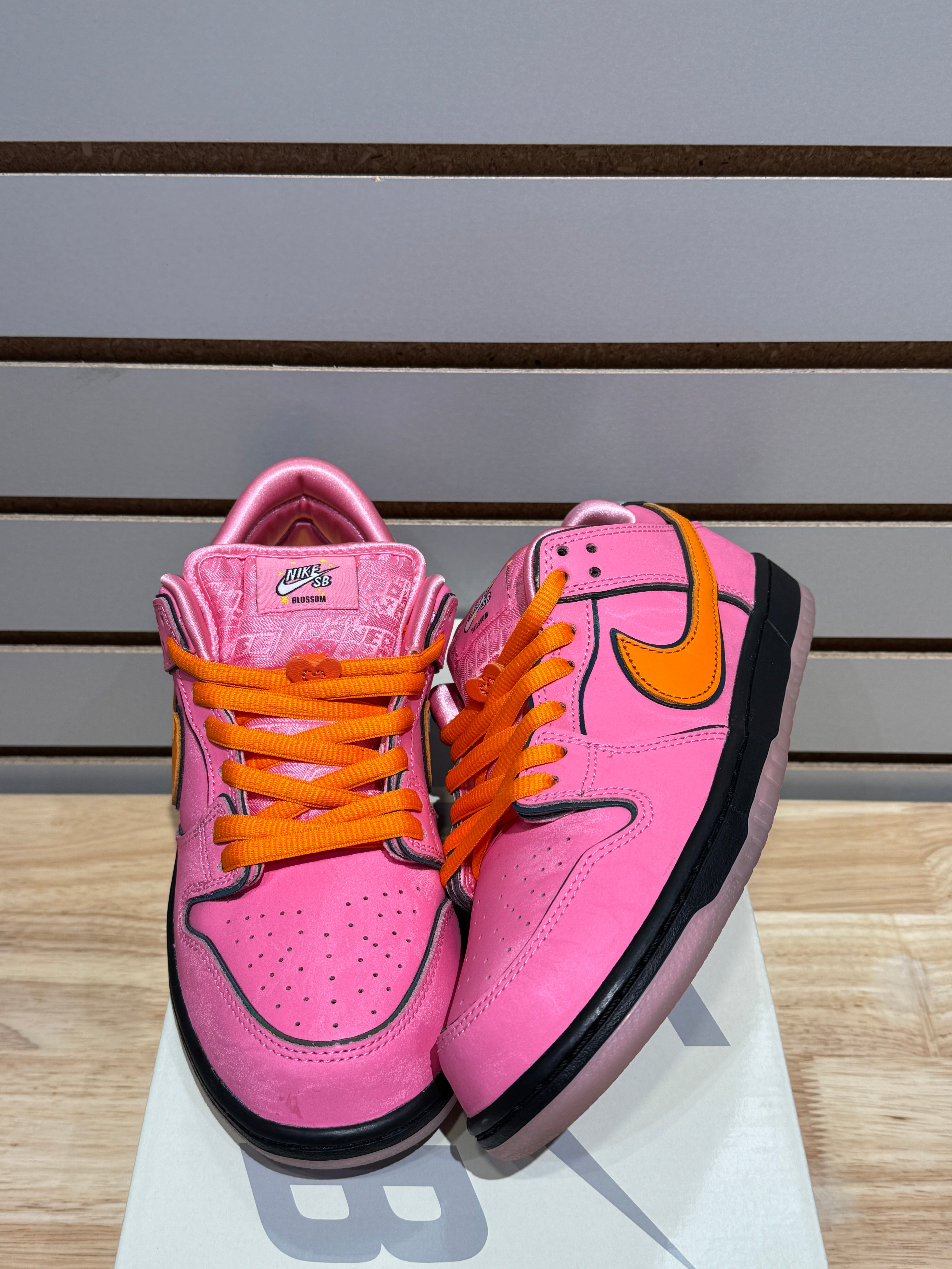 Nike SB Dunk Low The Powerpuff Girls Blossom Sz 7.5M – Sneak City