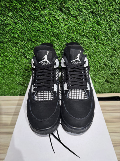 Jordan 4 Retro White Thunder Sz 9.5M