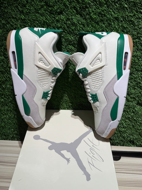 Jordan 4 Retro SB Pine Green Sz 11M