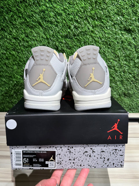 Jordan 4 Retro SE Craft Photon Dust (GS) Sz 5.5Y