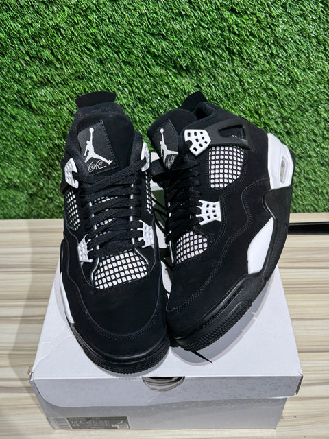 Jordan 4 Retro White Thunder Sz 10.5