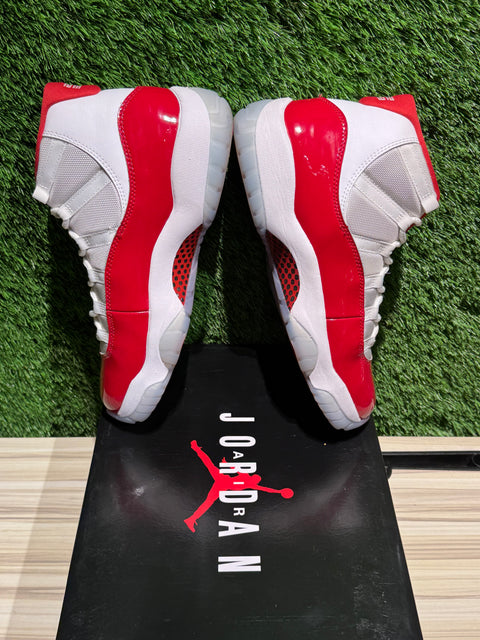 Jordan 11 Retro Cherry (2022) Sz 11.5M