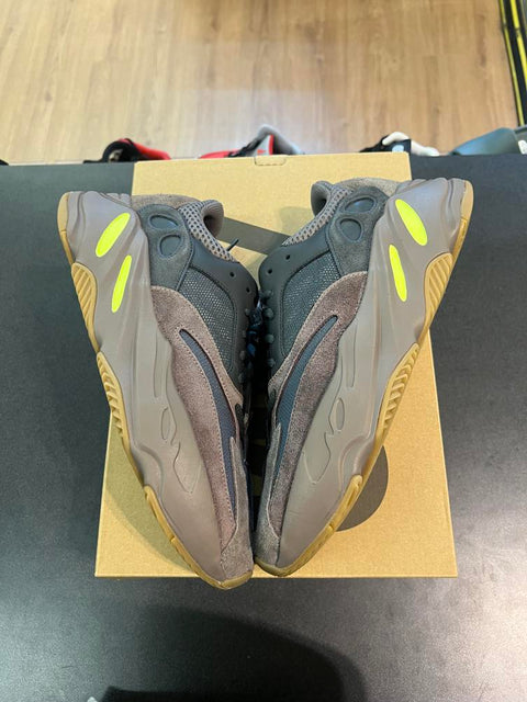 adidas Yeezy Boost 700 Mauve Sz 10.5M