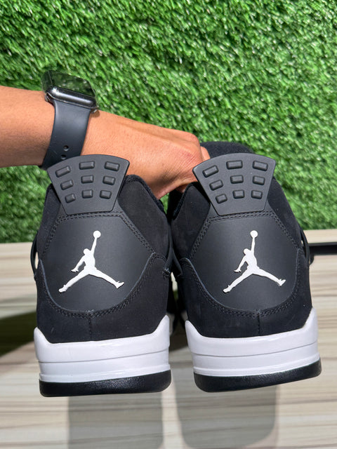 Jordan 4 Retro White Thunder Sz 13