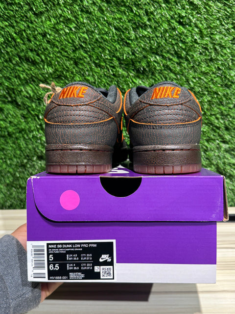 Nike Dunk SB Low Krampus Sz 5M