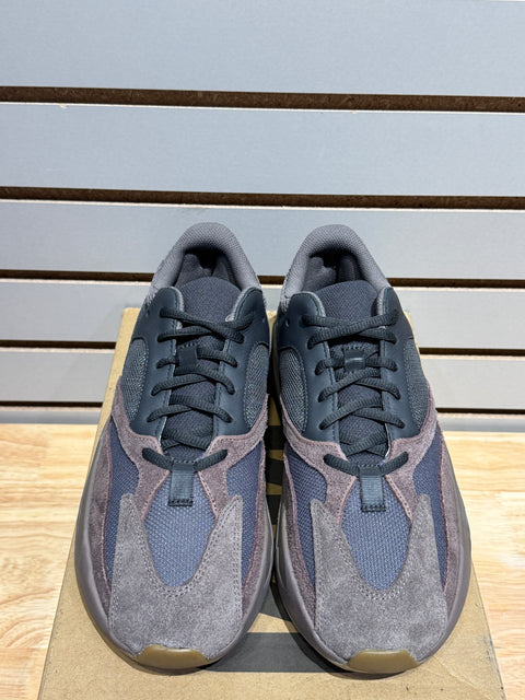 adidas Yeezy Boost 700 Mauve Sz 10