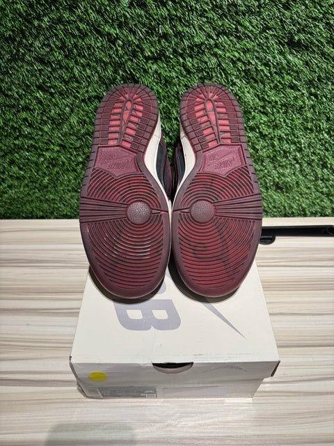 Nike SB Dunk Low Riot Skateshop Sz 8.5M