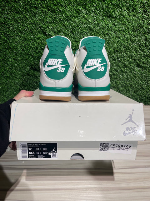 Jordan 4 Retro SB Pine Green Sz 12