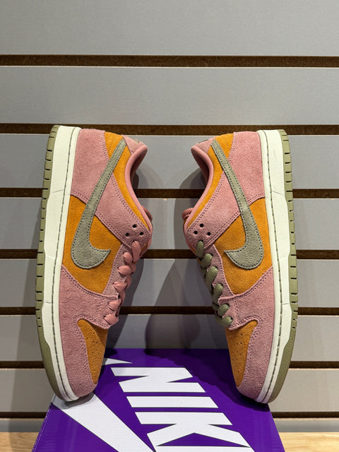 Nike SB Dunk Low Red Stardust Sz 9.5