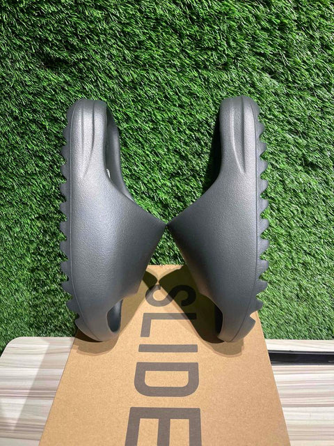 adidas Yeezy Slide Dark Onyx Sz 9