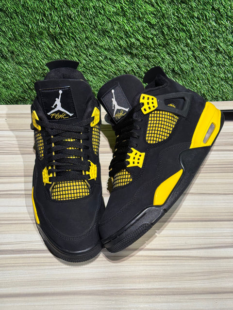 Jordan 4 Retro Thunder (2023) Sz 11M..