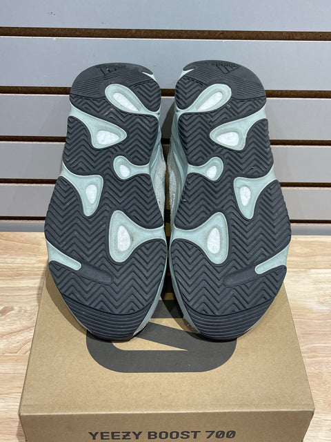 adidas Yeezy Boost 700 Salt Sz 13