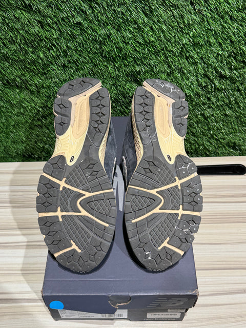 New Balance 2002R Black Dark Grey Sz 7.5M