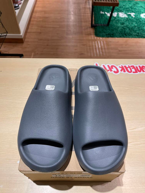 adidas Yeezy Slide Slate Grey Sz 13