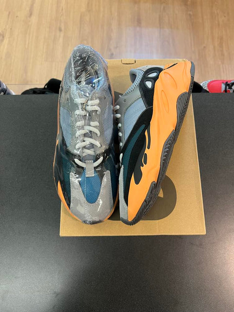 adidas Yeezy Boost 700 Wash Orange Sz 8.5