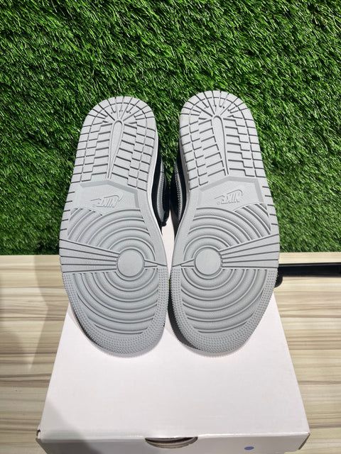 Jordan 1 Mid Shadow (Women's) Sz 5M/6.5W