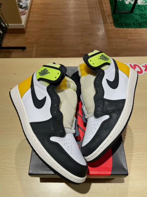 Jordan 1 Retro High White Black Volt University Gold