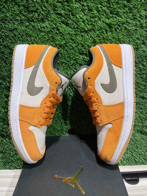 Jordan 1 Low SE Light Curry Sz 7.5M/9W