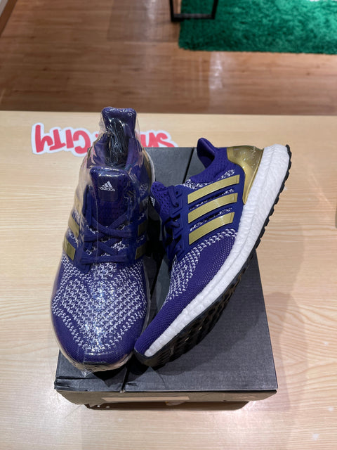 adidas Ultra Boost Washington Huskies