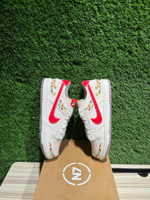 Nike SB Dunk Low Decon N7 Opti Yellow University Red Sz 9M