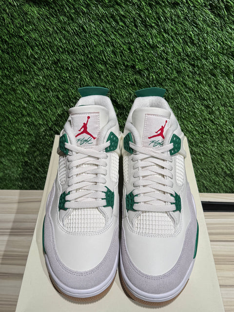 Jordan 4 Retro SB Pine Green Sz 10.M