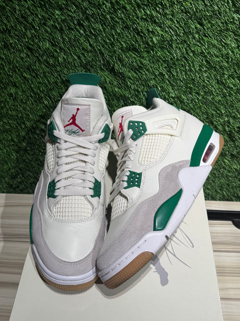 Jordan 4 Retro SB Pine Green Sz 11M
