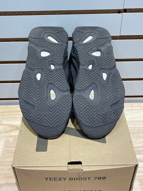 adidas Yeezy Boost 700 V2 Vanta