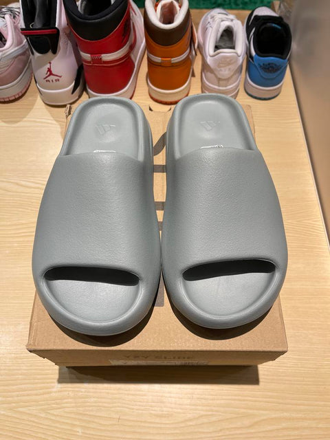 adidas Yeezy Slide Salt Sz 7