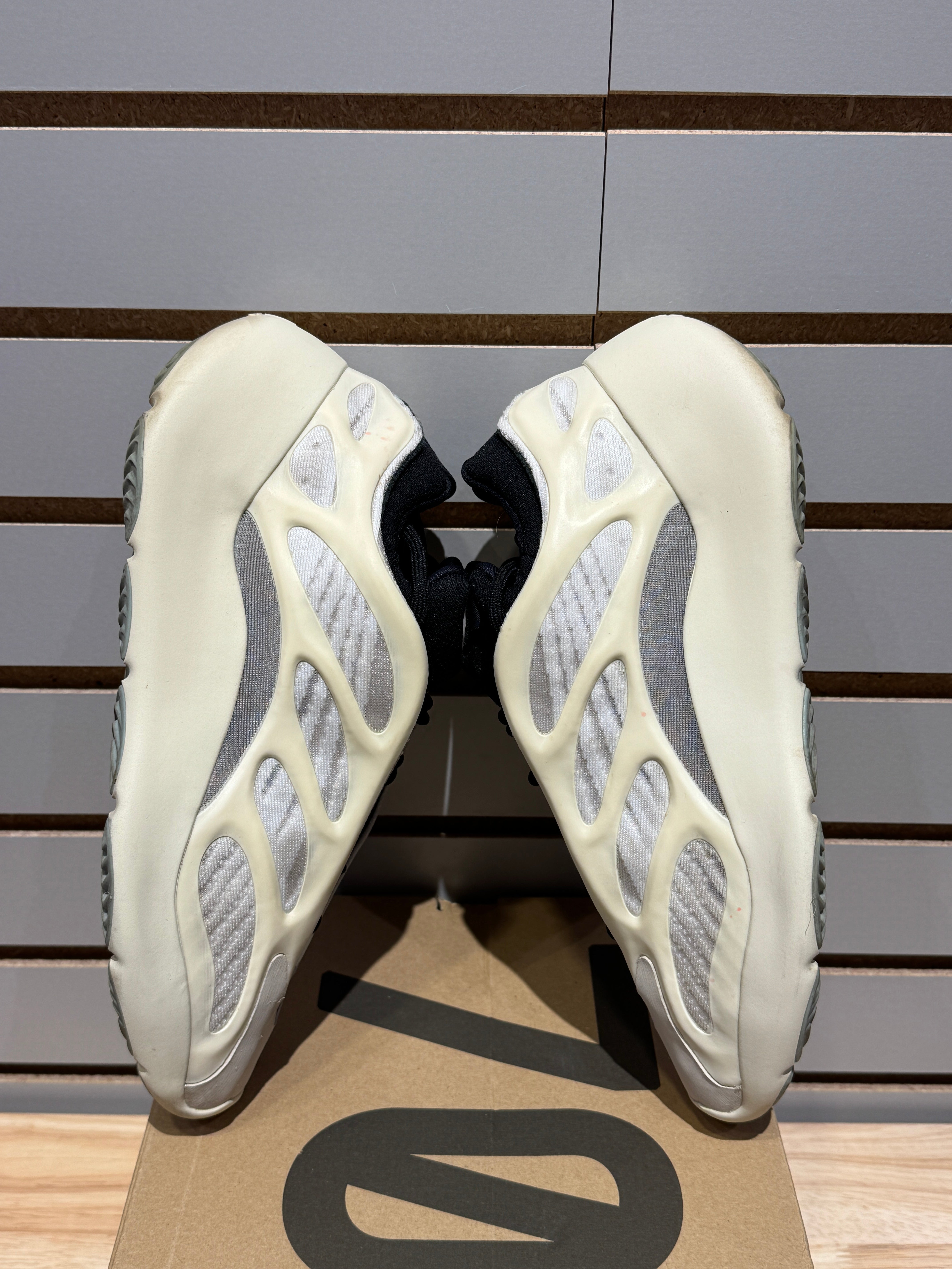 adidas Yeezy 700 V3 Azael Sz 9 – Sneak City