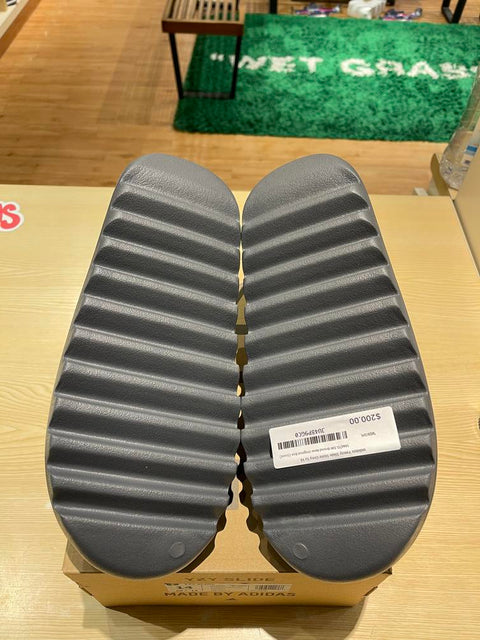 adidas Yeezy Slide Slate Grey Sz 14